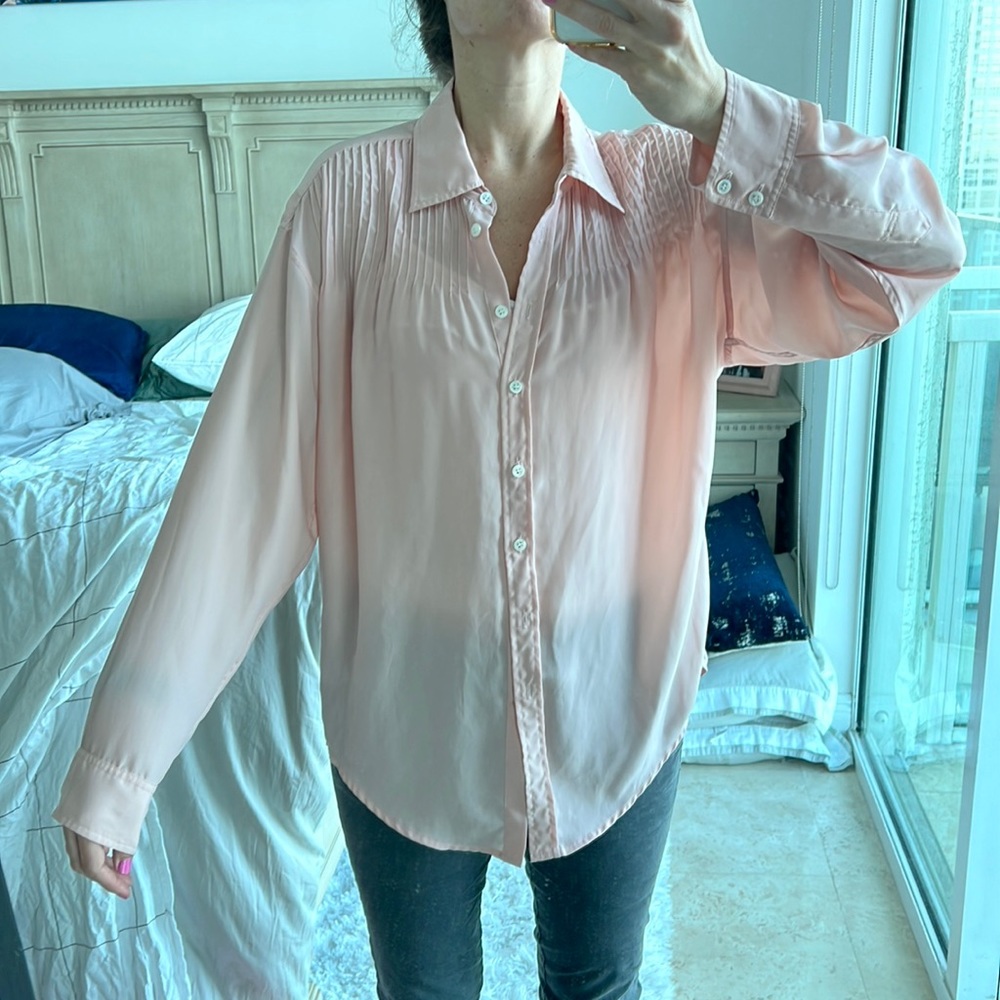 Elizabeth and James size small blush polyester oversized button down shirt
